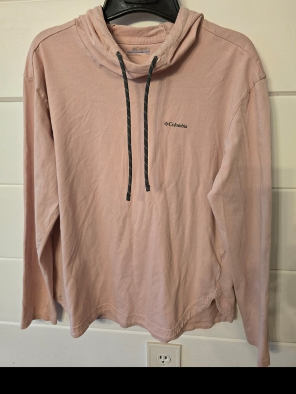Columbia Women’s Hooded Long-Sleeve Tee - Light Pink Large